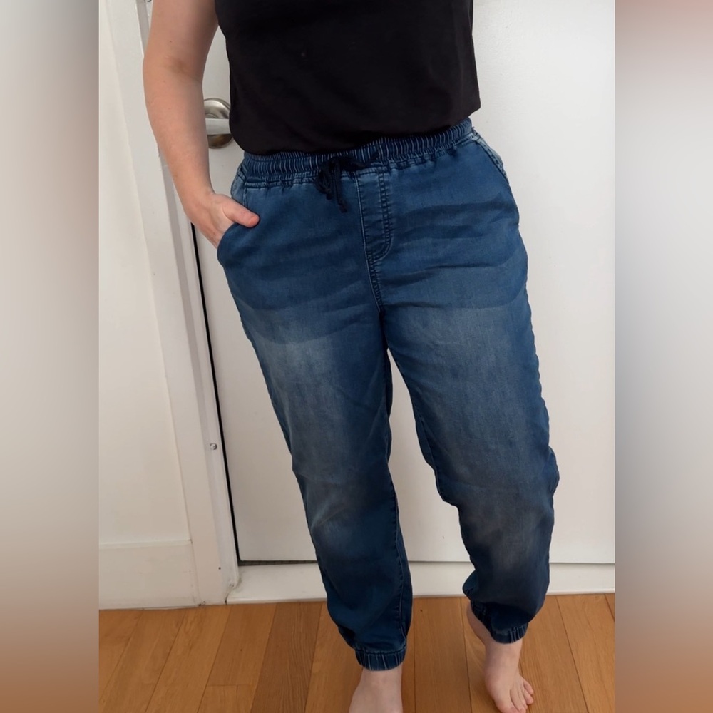 Trainers/jeans size M fits like a L